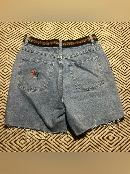 Vintage 1990s denim cutoff jean shorts rose floral embroidery - Picture 5 of 8